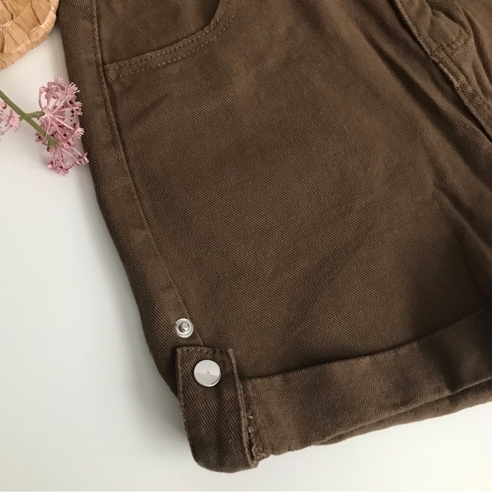 Shein High Rise Short - Picture 3 of 5